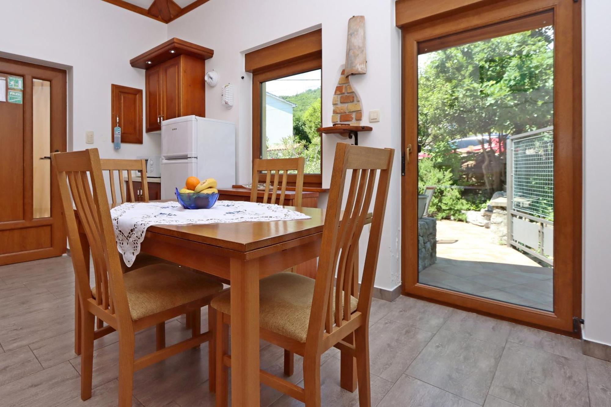 Apartments With A Parking Space Opatija - Pobri, Opatija - 7813 마툴지 외부 사진