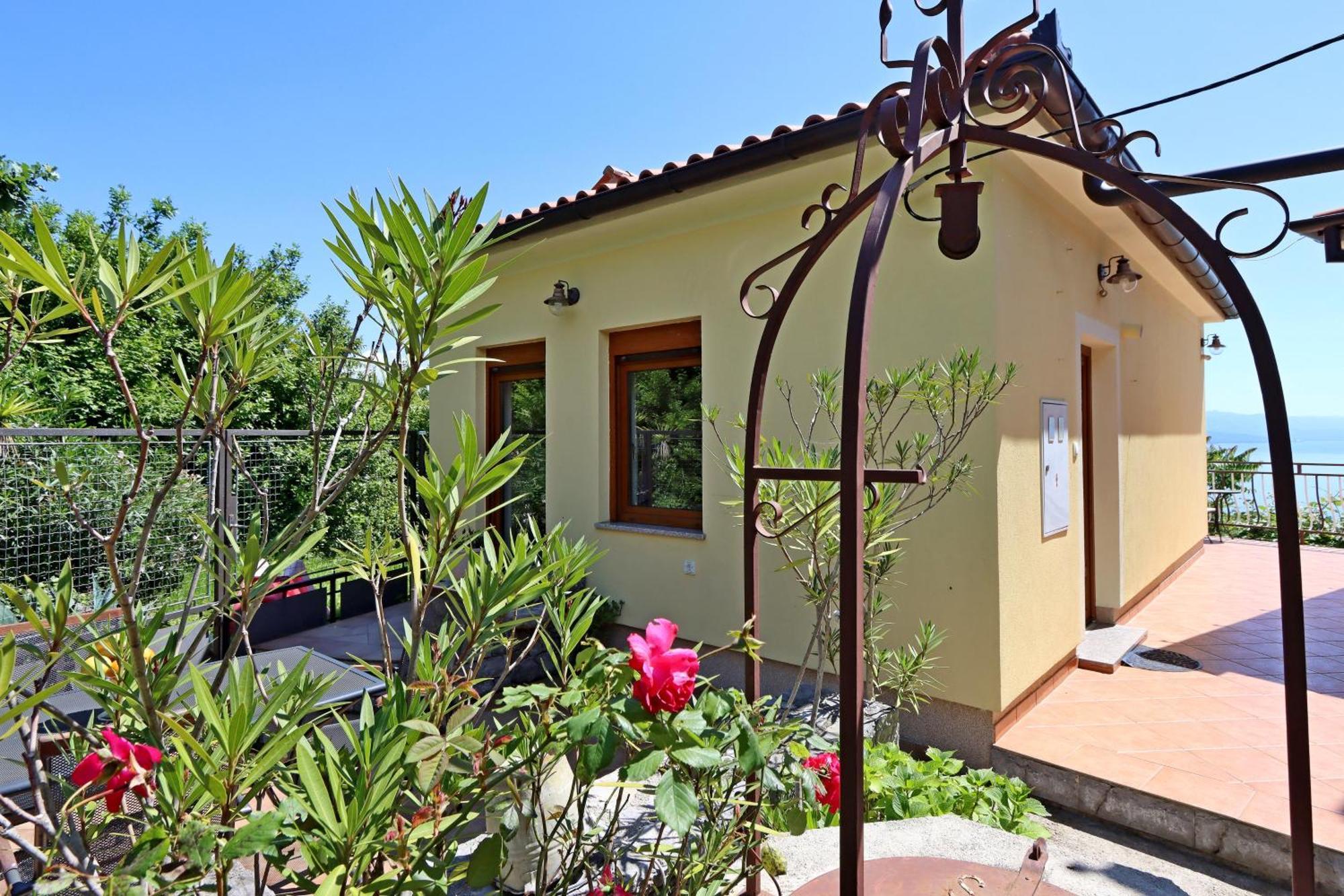 Apartments With A Parking Space Opatija - Pobri, Opatija - 7813 마툴지 외부 사진